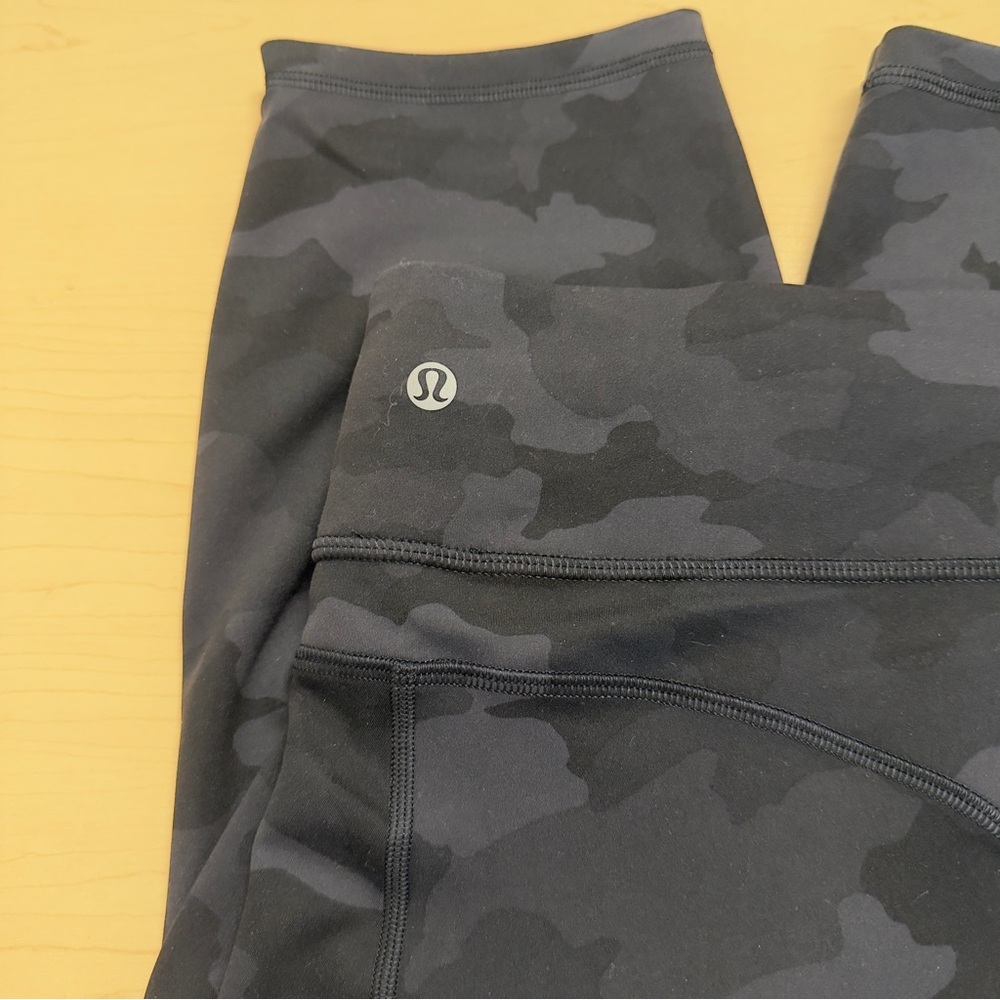 Lululemon Black Camo Align Leggings Size 18 - Picture 4 of 8
